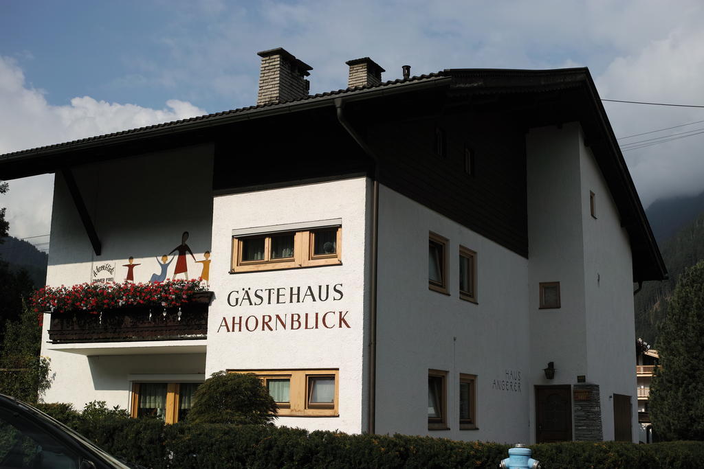 Gaestehaus Ahornblick Mayrhofen Exterior photo